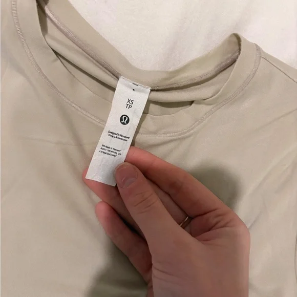 Lululemon Wundermost Ultra-Soft Nulu Hip Length Cream Crewneck Shirt Size XS - Picture 7 of 8